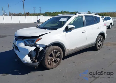 2018 Toyota Rav4 Xle z USA, uszkodzony, nr VIN JTMWFREV6JD133146